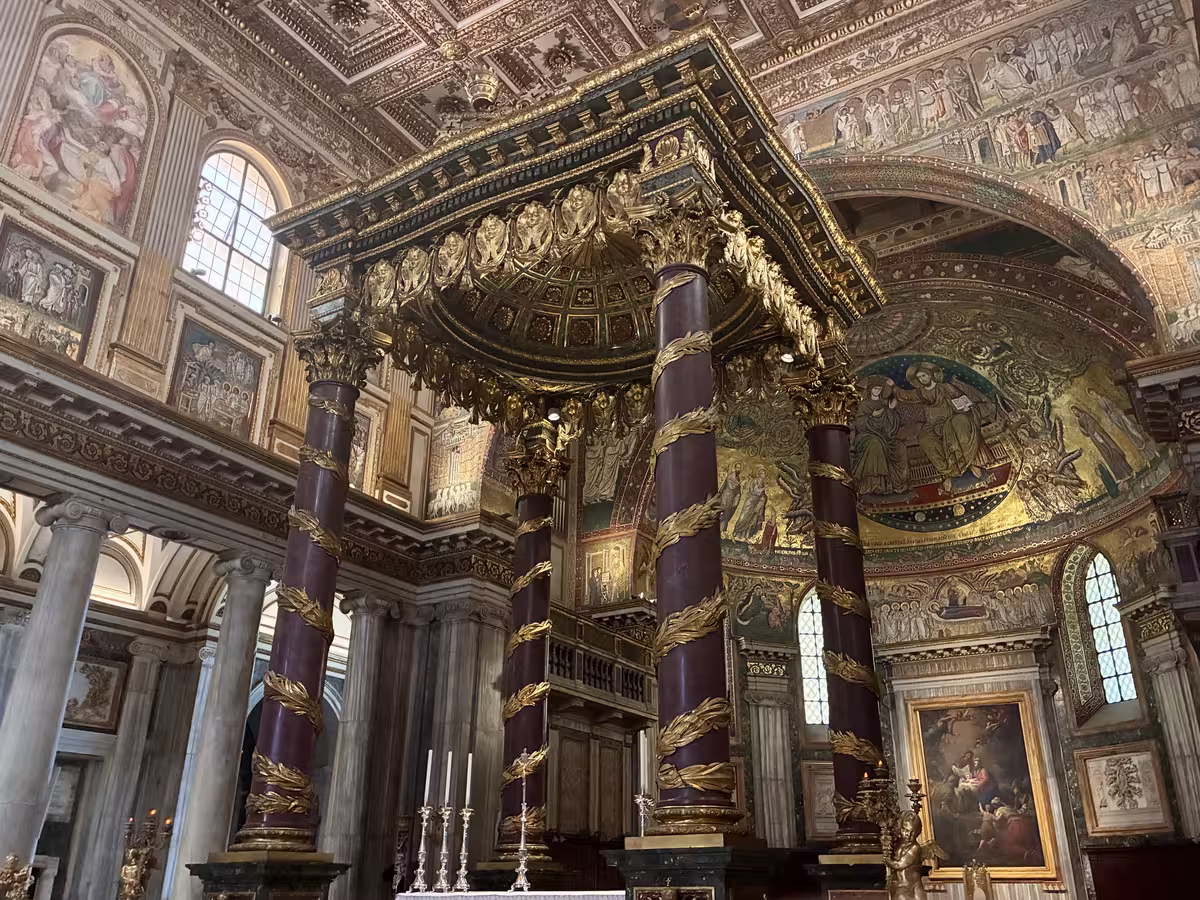 位于罗马的圣母宗座大殿 (Basilica Papale di Santa Maria Maggiore)。