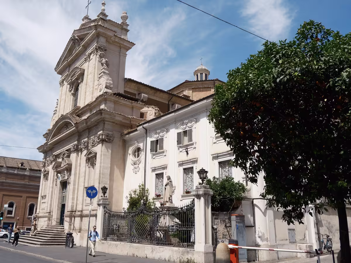 罗马的胜利圣母教堂 (Chiesa di Santa Maria della Vittoria) 外表朴素,其中却藏有艺术瑰宝 - 贝尼尼的《圣特雷莎的狂喜》。