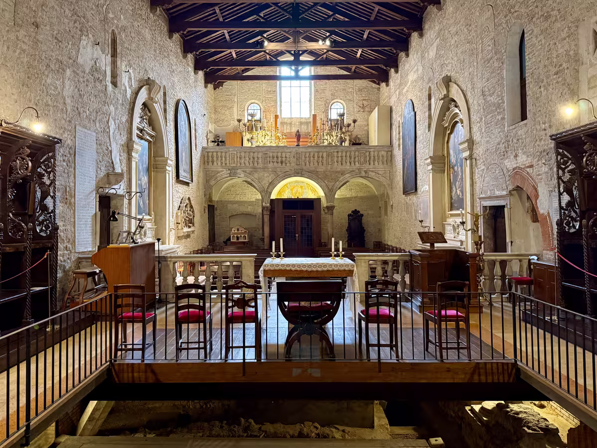 维罗纳大教堂 (Duomo di Verona) 建筑群中的圣海伦娜教堂 (Chiesa di Sant’Elena)。